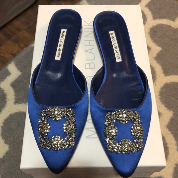 manolo blahnik hangisi flat mule